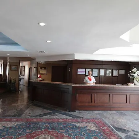 Club Yali & ホテル