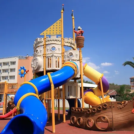 Club Yali & מלון 5*