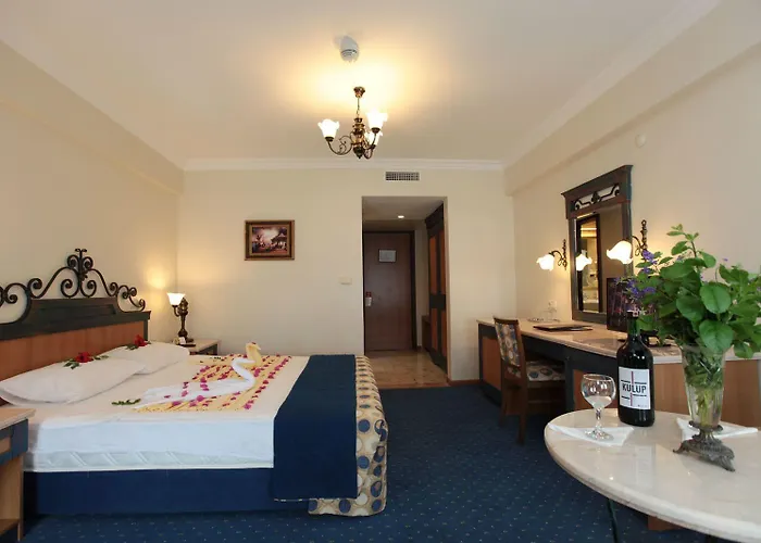 Club Yali & Hotel 5*