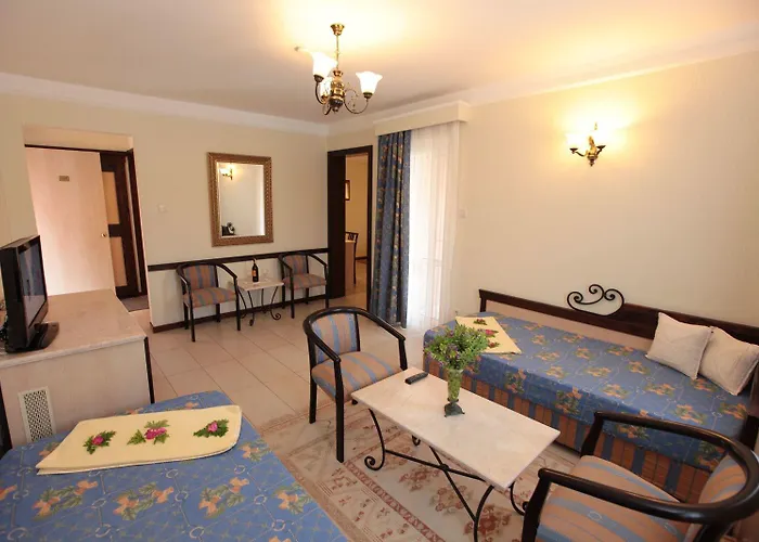 Club Yali & Hotel 5*