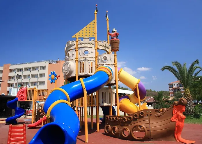 Club Yali & Hotel 5*