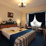 Hotel Club Yali & 5*