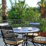 Club Yali & 5*