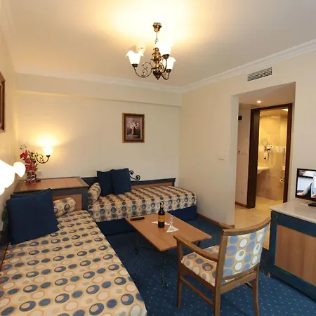 Hotel Club Yali &