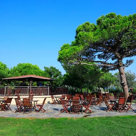 Club Yali & 5*