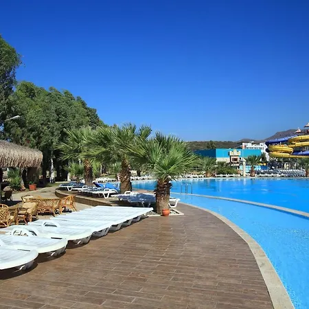 Hotel Club Yali & 5*
