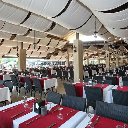 Club Yali & Hotel 5*