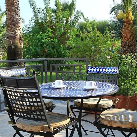 Club Yali & 5*
