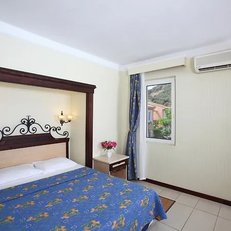 Hotel Club Yali &
