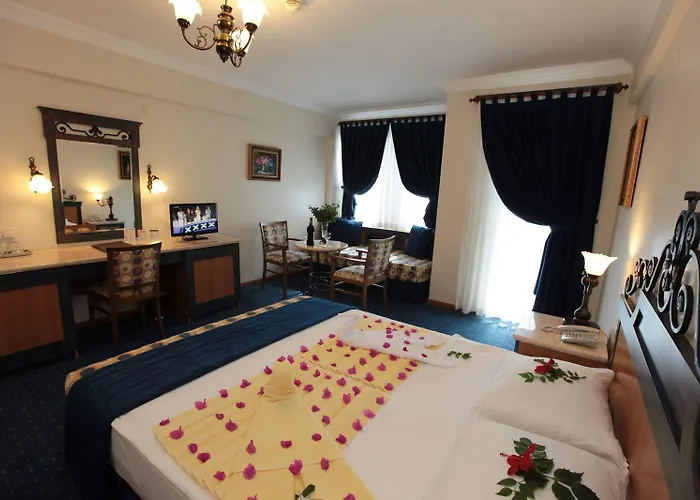 Hotel Club Yali & 5*