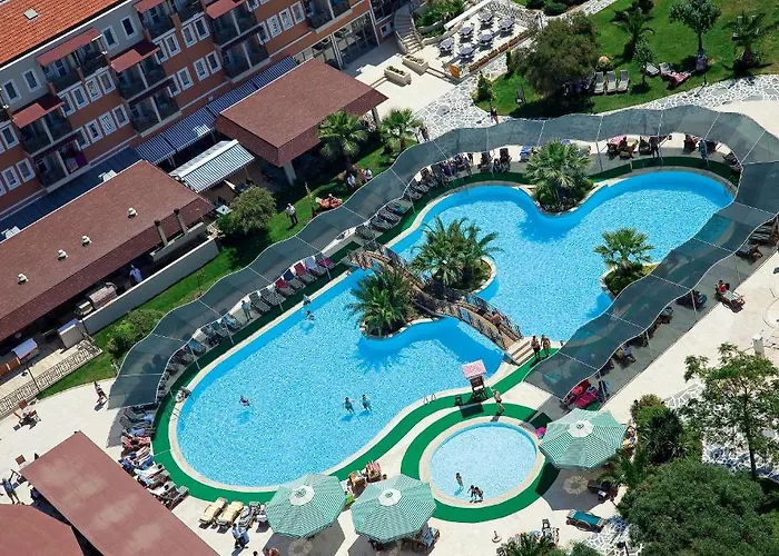 Hotel Club Yali & 5*