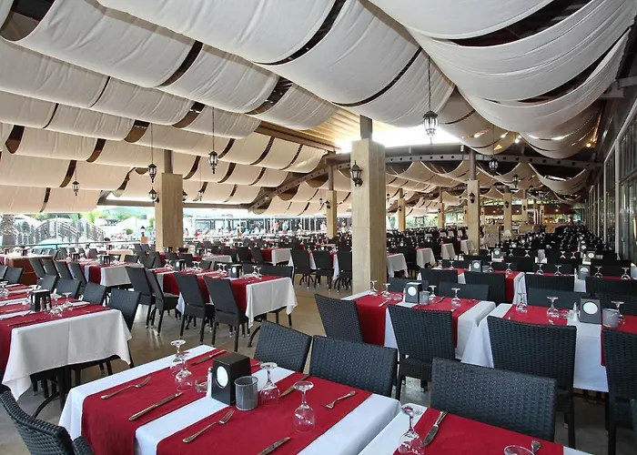 Club Yali & Hotel 5*